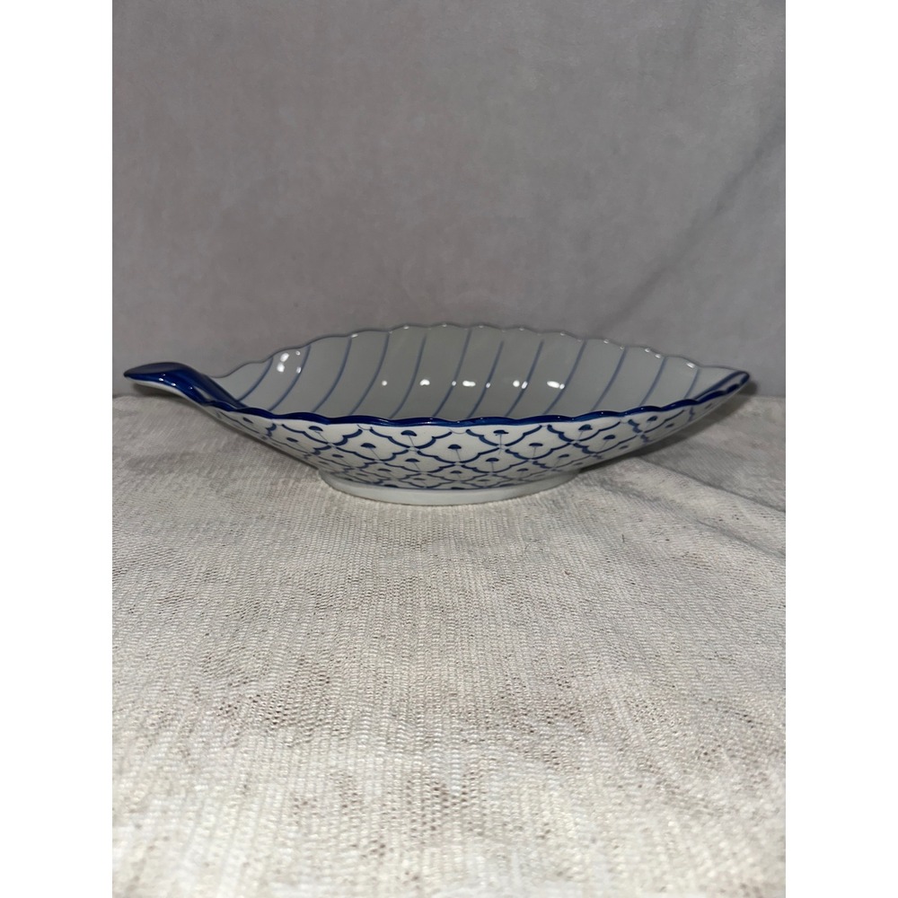 Blue White Ceramic Leaf Dish Small Serving Appetizer Condiment Tray‎